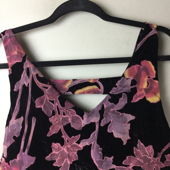 Everly Velvet Floral Burnout Cut Out Open Back Overlay Shift Dress Size Medium - Picture 6 of 14
